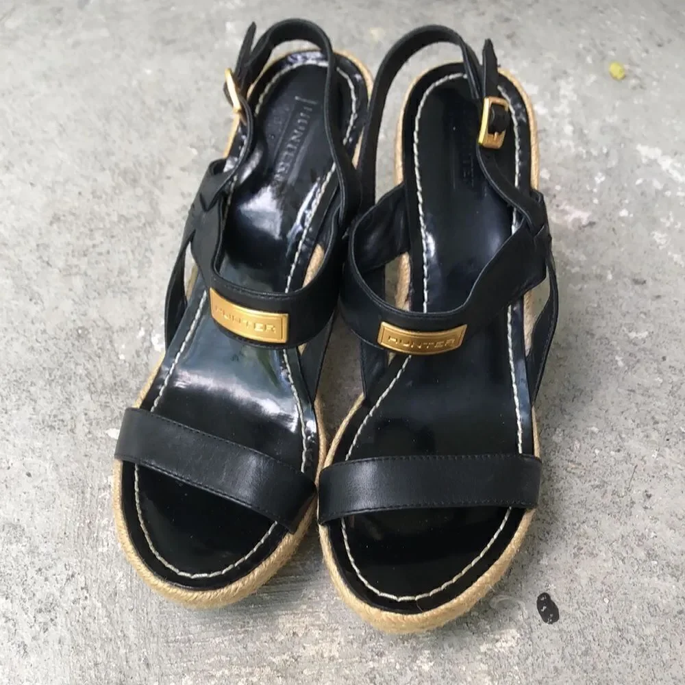 Hunter  Gonave  Platforms